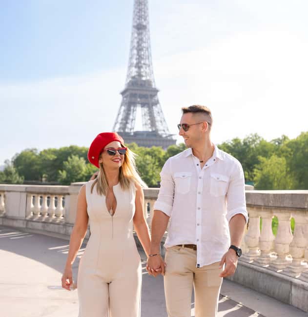 Paris: Eiffel Tower Premium Photoshoot - How the Photographer Directs You (Without Making It Awkward)