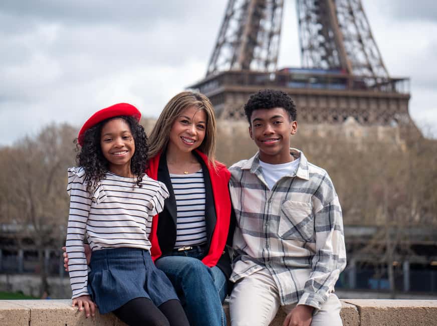 Paris: Eiffel Tower Private Photoshoot Experience - Photo Delivery and Your Private Gallery