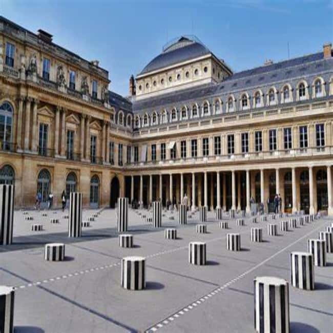 Paris: Eiffel Tower&Seine River Electric Bike Tour 3 hours - Your Route in Motion: 22 Stops From Eiffel’s Shadow to the Arc de Triomphe