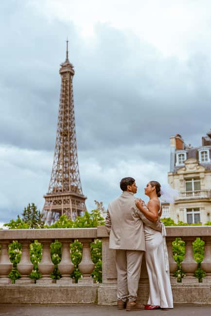 Paris: Eiffel Tower Street Photoshoot - What You’ll Receive: A Gallery to Choose, Then Edited High-Res Photos