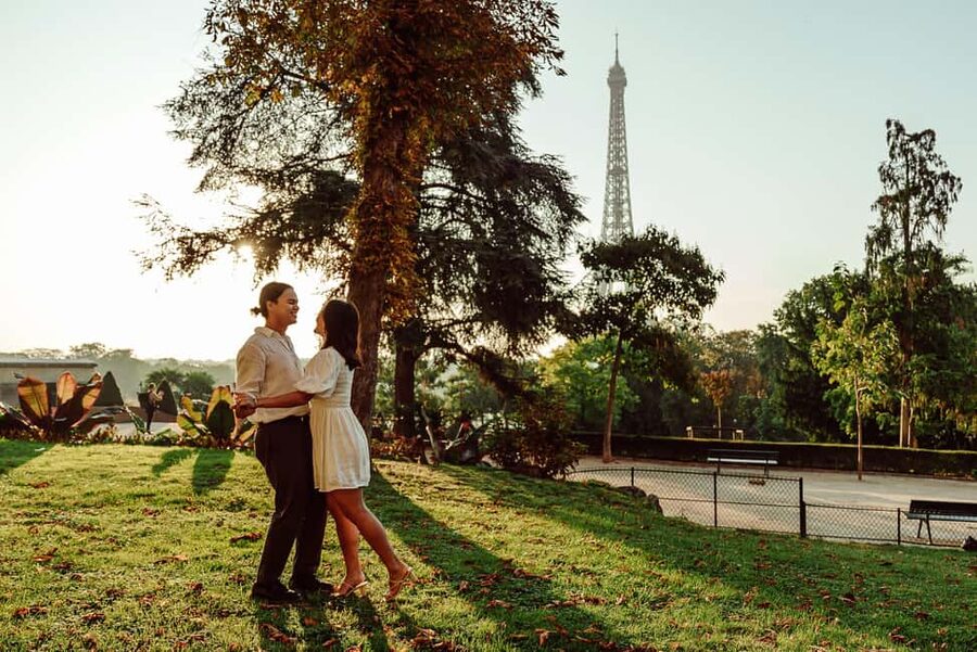 Paris: Eiffel Tower Street Photoshoot - Posing Tips That Actually Help (And Don’t Feel Like Homework)