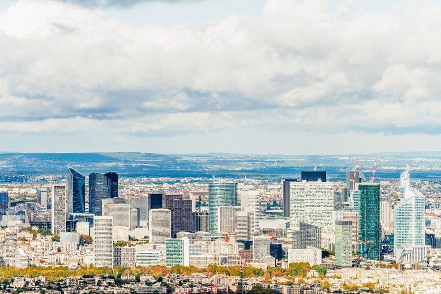 Paris: Eiffel Tower Summit or Second Floor Access - The guided intro: what the guide does before the views