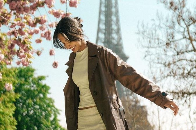 Paris: Eiffel Tower Vintage Photoshoot - What to Wear and Bring for the Best Vintage Results