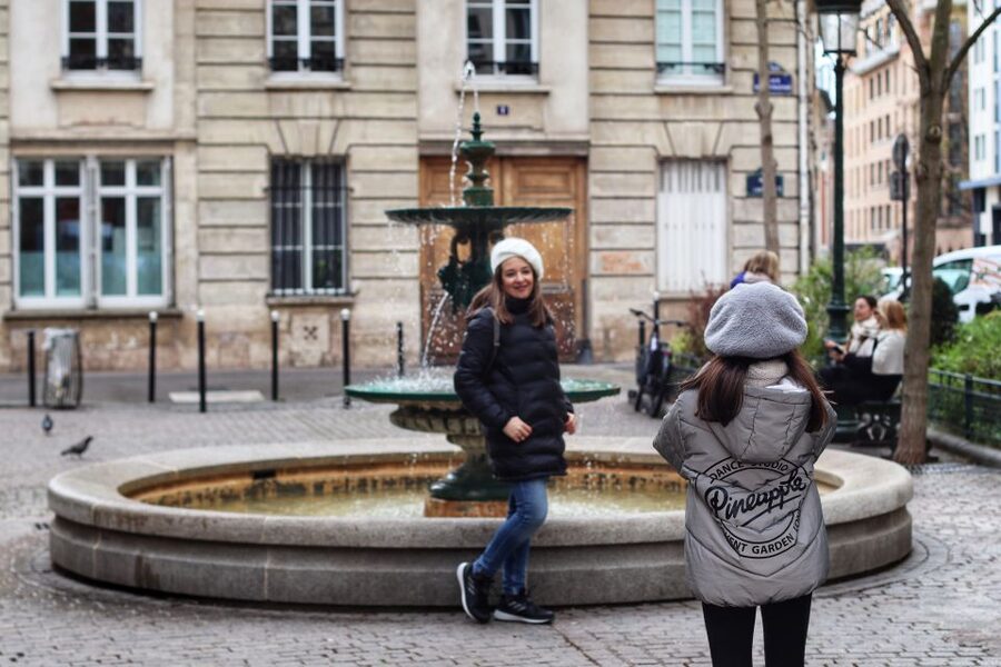 Paris: Emily Inspired Walking Tour - The 135-minute route: pacing, breaks, and what to wear