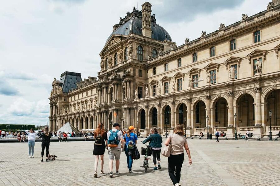 Paris: Emily TV Show Locations Guided Walking Tour - Starting at Place de l’Estrapade: your Emily-in-Paris warm-up