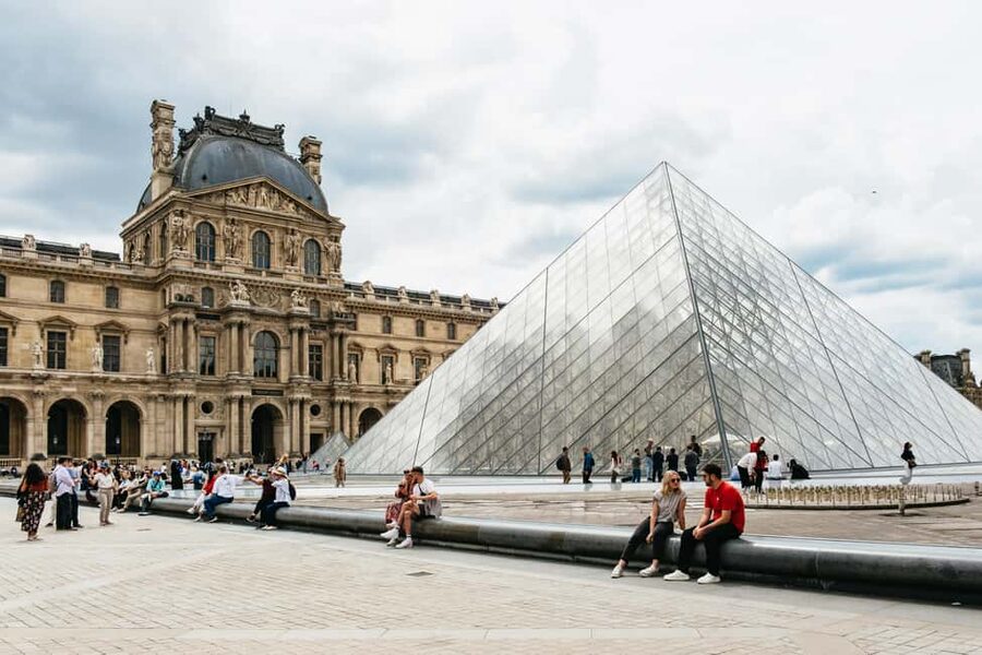 Paris: Emily TV Show Locations Guided Walking Tour - Musée de la Monnaie: the money museum stop that turns into a story