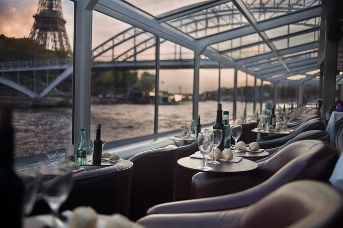 Paris en Scene 3 Course Seine River Dinner Cruise - Île aux Cygnes: the first big view and the Liberty-style moment