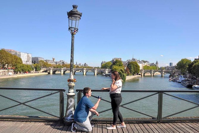 Paris Engagement Proposal Private Walking Tour with Professional Photographer - The 2-hour flow: from warm-up shots to the final yes