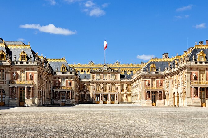 Paris: Essentials City Card-your Card for the top attractions - Paradox Museum Paris: optical illusions with a science-and-art twist