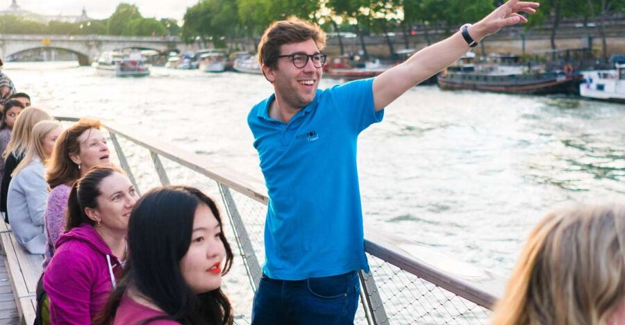 Paris: Evening Bike and Boat Tour - Why Paris at night works so well on two wheels