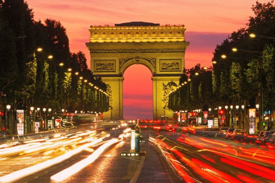Paris: Evening Bike and Boat Tour - Champs-Élysées, Arc views, and the Palais photo moment