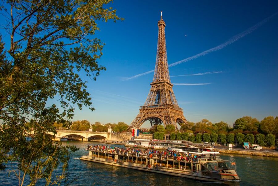 Paris: Evening Bike and Boat Tour - Getting rolling from Place Saint-Michel (and what’s in your kit)