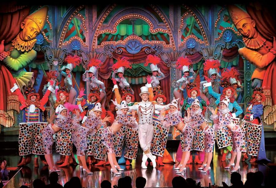 Paris: Evening Sightseeing Tour and Moulin Rouge Show - A 9 PM Moulin Rouge Night With City Lights and Champagne