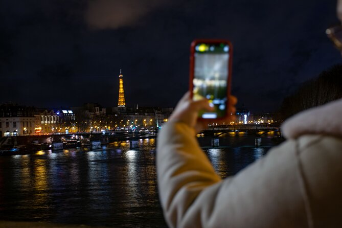 Paris Evening Walking Tour through the City of Lights - Meeting at French Bastards and why the small group matters