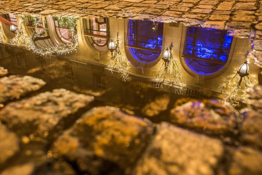 Paris: Experience the magic of Christmas on a walk with a pro photographer - What makes the itinerary feel effortless (and where you’ll feel the walking)