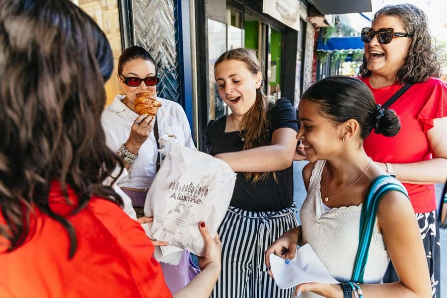 Paris: Explore Montmartre’s Hidden Gems - Meeting at Blanche: Where the Tour Starts in Real Paris