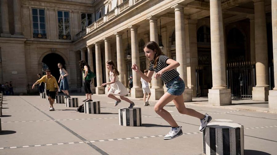 Paris Family Adventure: Quest for Kids & Seine Cruise Pass - Quest Starts at Stravinsky Fountain: Paris as a game board