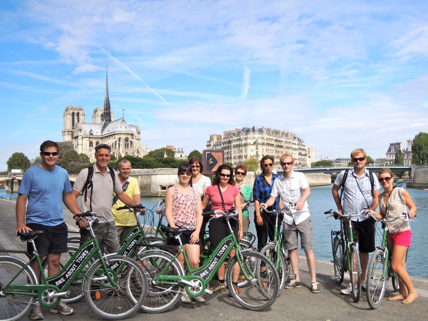 Paris: Famous Monuments Cycling Tour - A smoother way into the Louvre: courtyards, pyramid, and photo angles