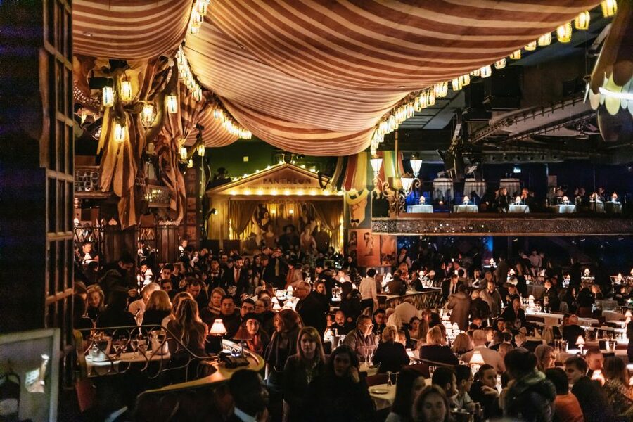 Paris: First Show Moulin Rouge with Champagne & Seine Cruise - Timing, crowds, and that packed-theater feeling
