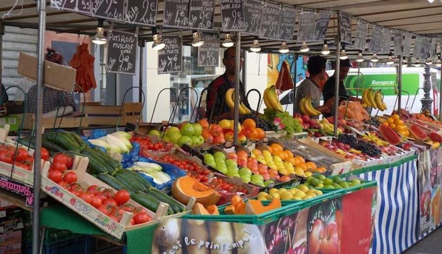 Paris: Food Market Tour in Bastille - French Revolution stories in everyday streets