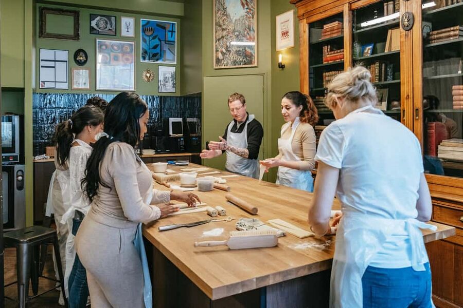 Paris: French Croissant Baking Class with a Chef - Small group dynamics: why 8 people changes your results
