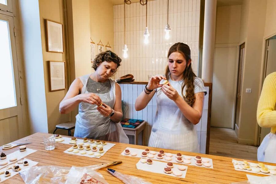 Paris: French Macaron Culinary Class with a Chef - Leaving with macarons: the take-home box strategy