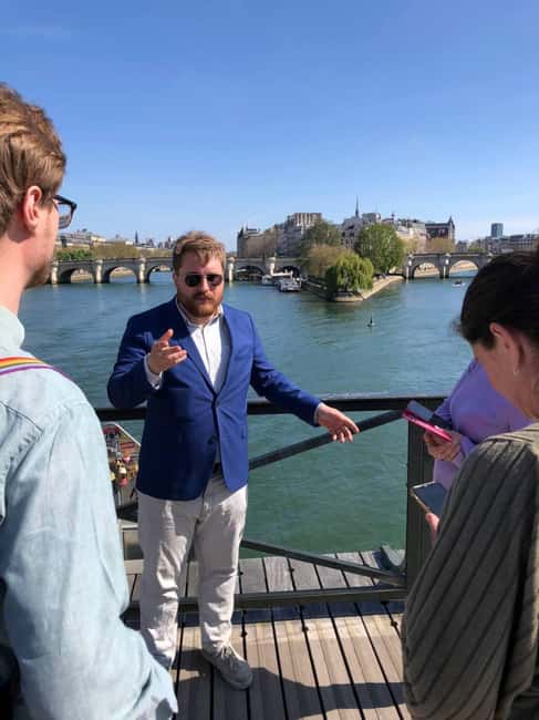 Paris: French Monarchy Intrigues Walking Tour - What you get beyond the walk: booklet, chronology, and media leads