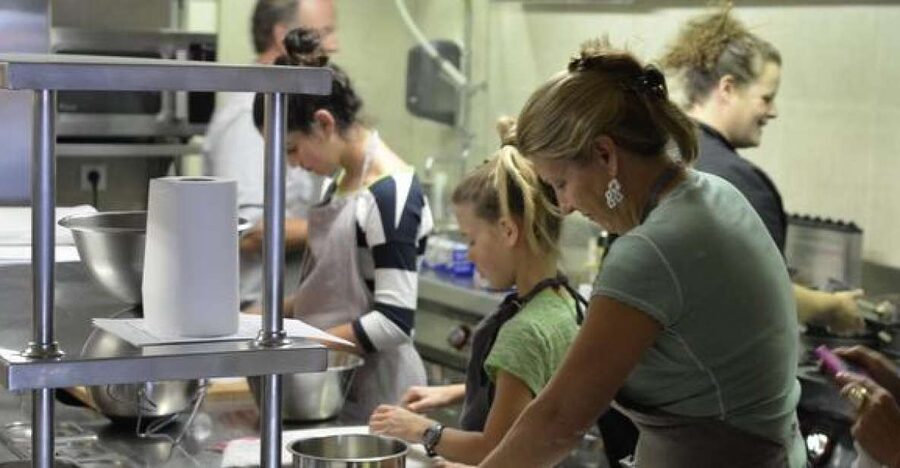 Paris: Full-Day Cooking Class, Market Tour and Lunch - 10:30 Menu Building: Cooking a French Meal From What the Market Gives You