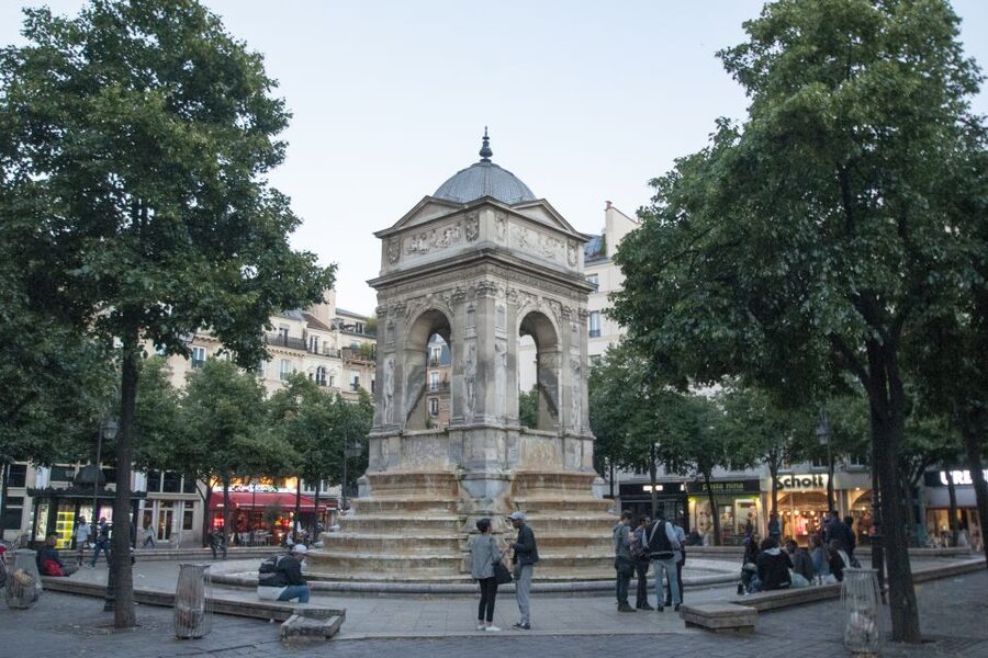 Paris: Ghosts, Legends & Mysteries Evening Walking Tour - The Conciergerie: the stop that turns legends into prison reality