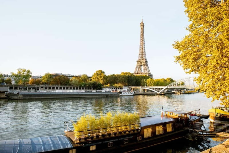 Paris: Gourmet 3-Course Dinner Cruise with French Wine - Seating, Small Tables, and the Singer Factor: Set Your Expectations