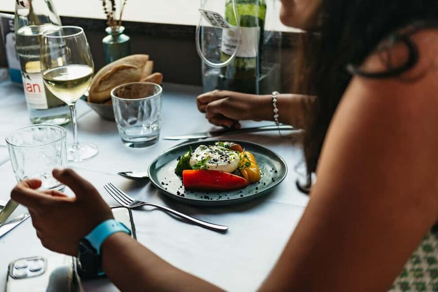 Paris: Gourmet Dinner Cruise on Seine River with Live Music - Boarding Le Diamant Bleu at 2 Rue du Ranelagh