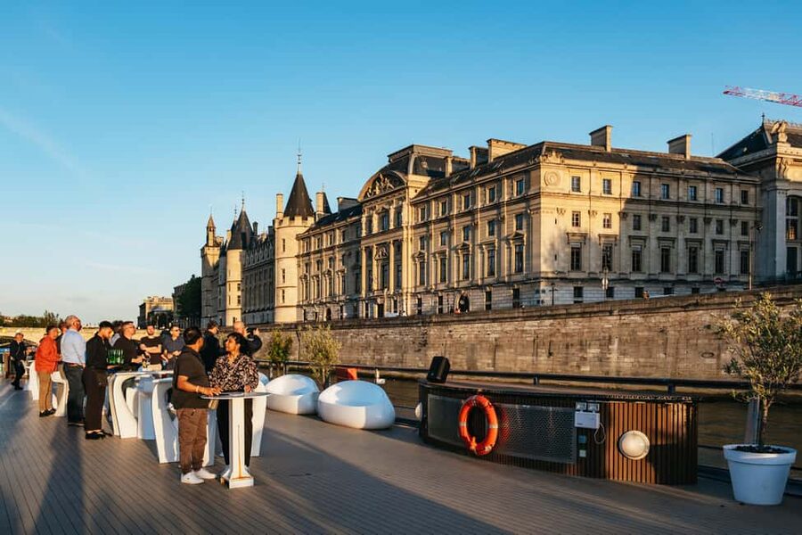 Paris: Gourmet Dinner Cruise on Seine River with Live Music - Price and value: what $69 buys you (and what costs extra)