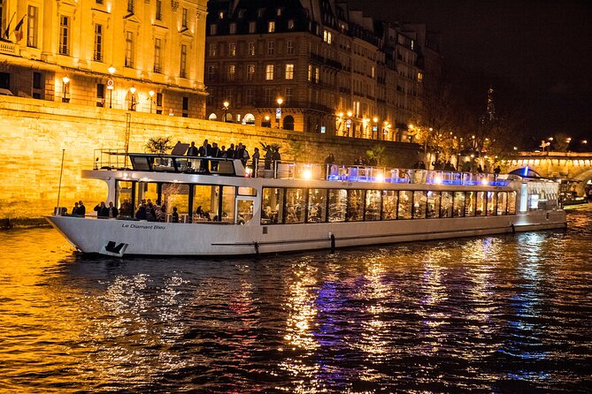 Paris Gourmet Dinner Seine River Cruise with Singer and DJ Set - Who should book this Seine dinner cruise, and who might not enjoy it