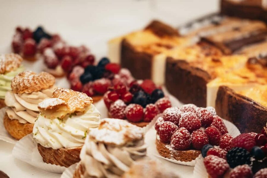 Paris: Gourmet Food Tour with Over 10 Tastings and Wine - Louvre-area Gourmet Food Tour: Why this route feels efficient