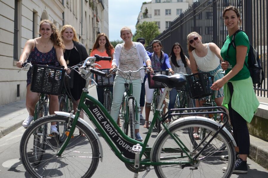 Paris: Guided Bike Tour Like a Local - Why 210 Minutes on a Bike Is a Smart Way to Sightsee