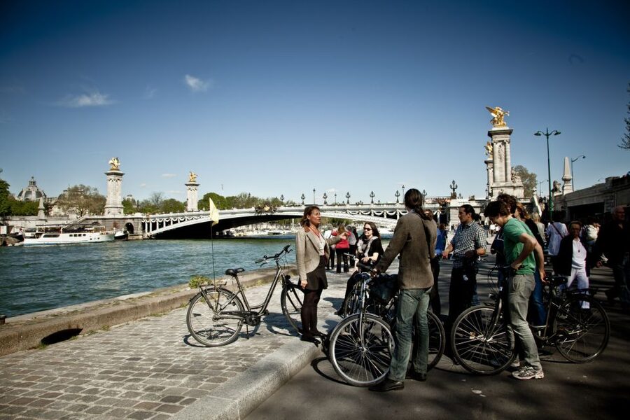 Paris: Guided Bike Tour of Must-See Sights - Place de la Concorde and Grand Palais: perfect for a quick reset