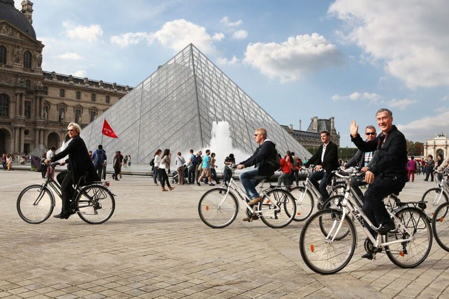 Paris: Guided Bike Tour of Must-See Sights - Musée du quai Branly and the bridges that connect the story