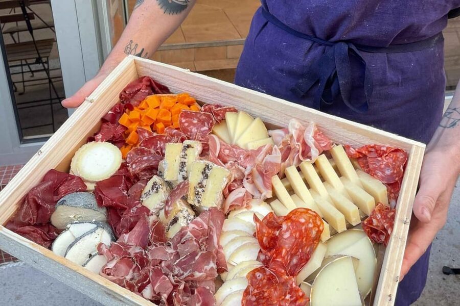 Paris: Guided Montmartre Walking Tour with Food & Wine - Who This Tour Is Best For