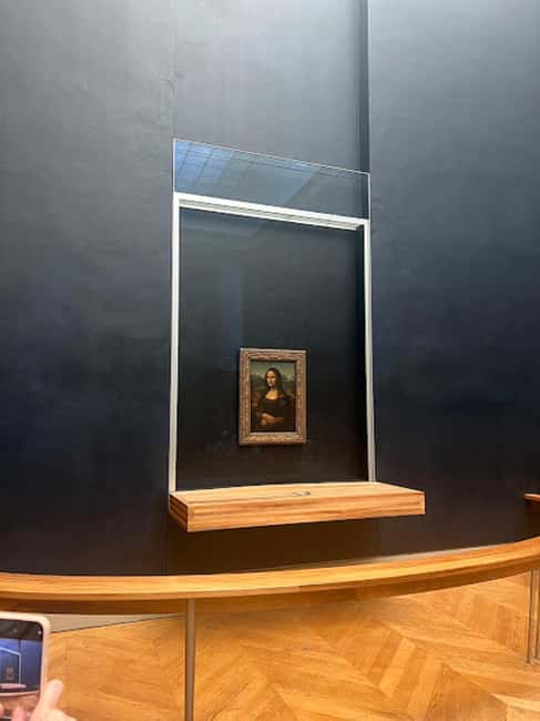 Paris: Guided tour in PORTUGUESE at the Louvre-semi-private - Small Group, Real Language, Real Timing: What Changes for Portuguese Speakers