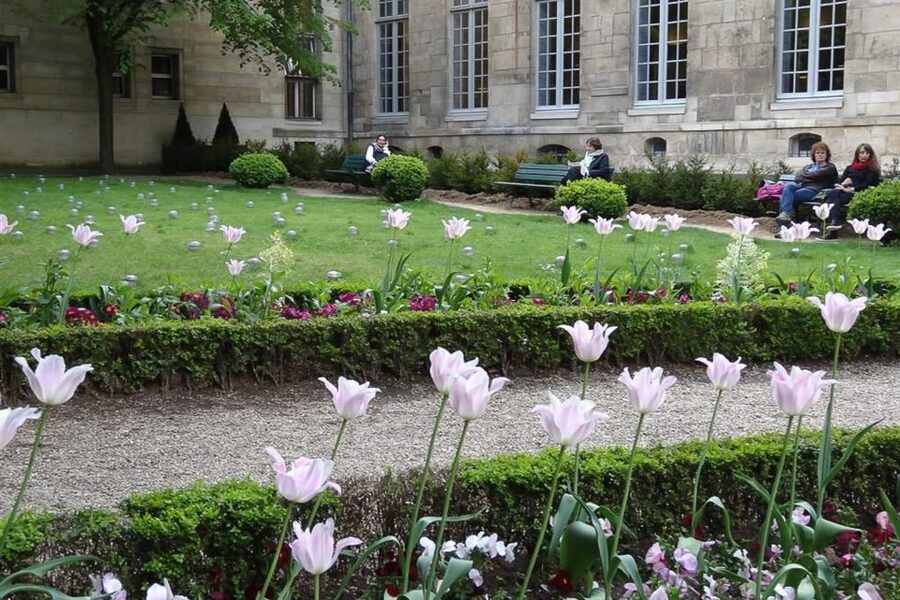 Paris: Guided tour of Marais in German - Two hours in the Marais: the smart way to start