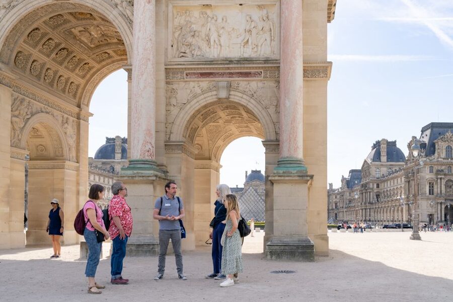 Paris: Guided Tour of the Must-Sees of the Louvre Museum - Crowds, Timing, and Staying Comfortable in the Galleries