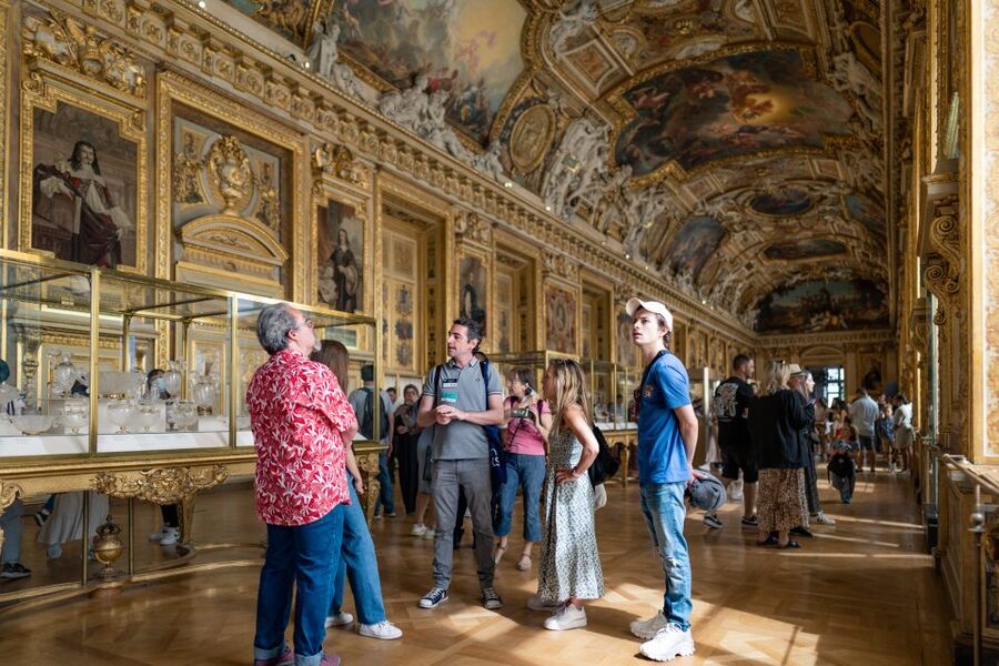 Paris: Guided Tour of the Must-Sees of the Louvre Museum - Meet at Arc du Carrousel: Where Your Tour Actually Starts
