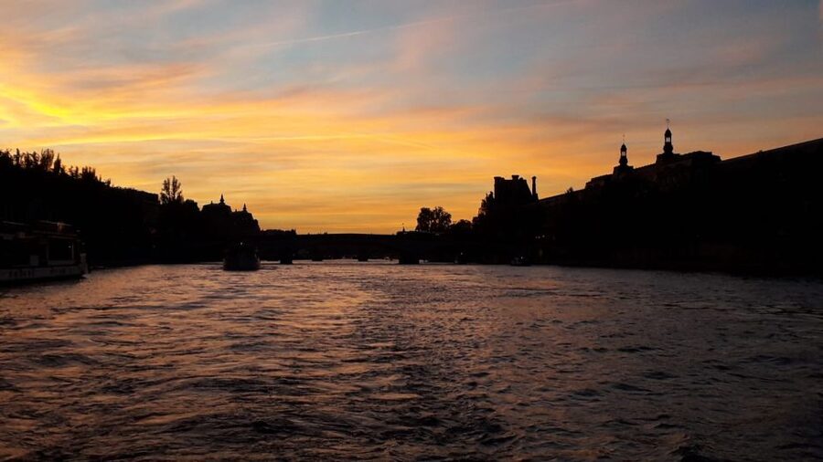 Paris: Happy Hour Evening Cruise on the Seine River - Key things to know before you go