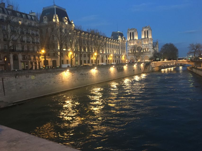 Paris: Happy Hour Evening Cruise on the Seine River - Île Saint-Louis, Hôtel de Ville, and the Conciergerie: where the cruise feels distinctly local