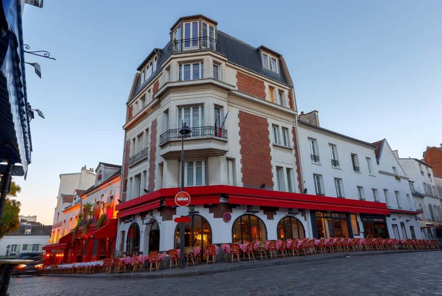 Paris: Hidden Gems of Montmartre Walking Tour - Where the tour starts: Place des Abbesses and the Montmartre rhythm