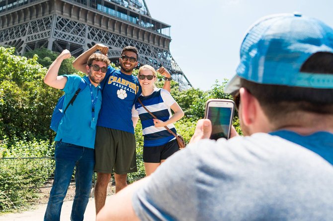 Paris Highlights Bike Tour: Eiffel Tower, Louvre and Notre-Dame - Les Invalides and Pont Alexandre III: two ways to end the ride in style