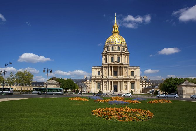Paris Highlights Immersive Coach Tour - Seine Bridges, Pont Neuf, and Neighborhood Glimpses