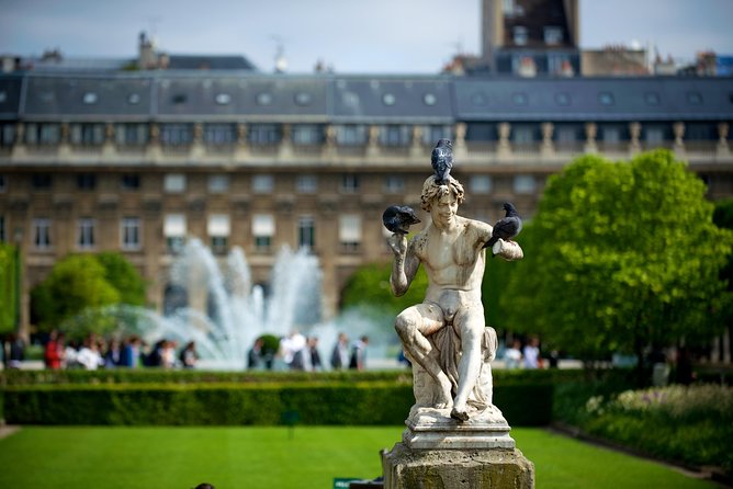 Paris Highlights Private Tour - All Paris in one day ! - Louvre courtyards area (Carrousel du Louvre): the fast history stop