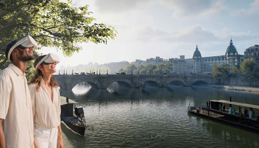 Paris: Historical Guided Tour of the Seine Riverbanks with Virtual Reality - How the open-air VR walk works (and why it makes sense)