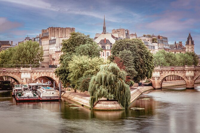 Paris History Walk: Medieval Marais, Notre Dame Islands & Stories - Key Points You’ll Notice Right Away